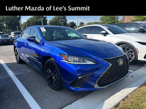 2022 Lexus ES 300h F SPORT