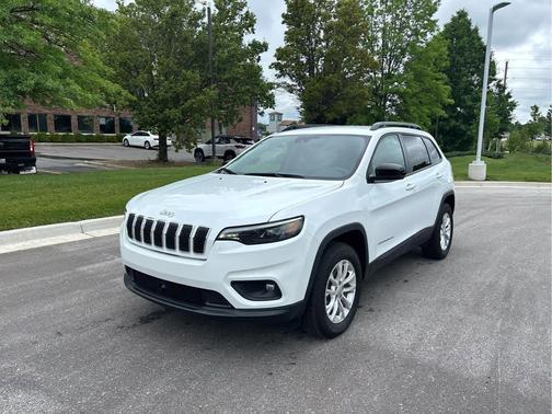 Bright White Clearcoat 2022 Jeep Cherokee Latitude Lux