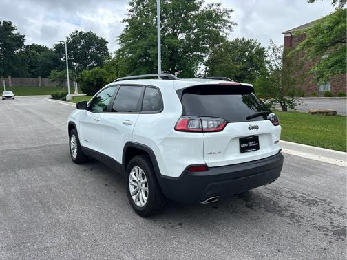 Bright White Clearcoat 2022 Jeep Cherokee Latitude Lux