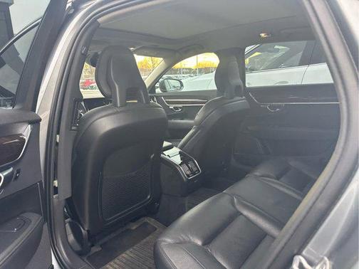 2018 Volvo S90 T5 Momentum