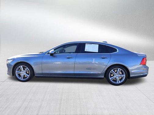 2018 Volvo S90 T5 Momentum