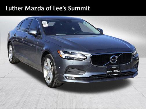 2018 Volvo S90 T5 Momentum