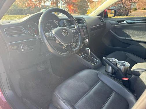 2017 Volkswagen Jetta 1.8T SEL