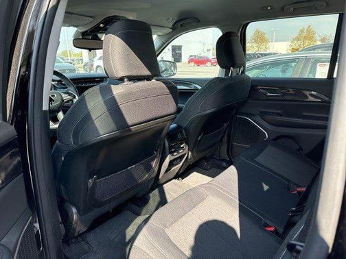 2022 Jeep Grand Cherokee Laredo