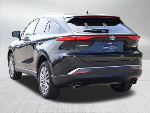2022 Toyota Venza XLE