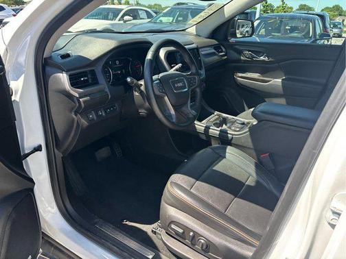 Summit White 2023 GMC Acadia AWD AT4