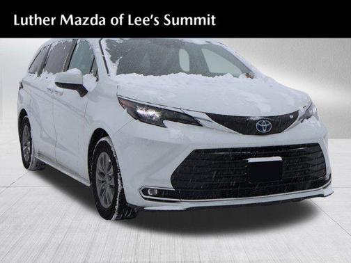 2024 Toyota Sienna XLE
