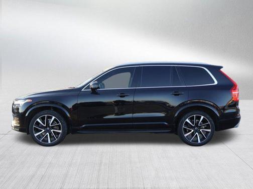 2020 Volvo XC90 T6 Momentum