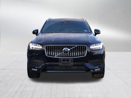 2020 Volvo XC90 T6 Momentum
