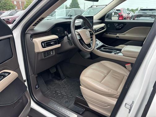 Pristine White Metallic Tri-Coat 2023 Lincoln Aviator Reserve