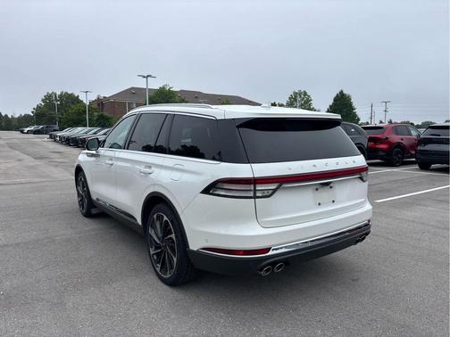 Pristine White Metallic Tri-Coat 2023 Lincoln Aviator Reserve
