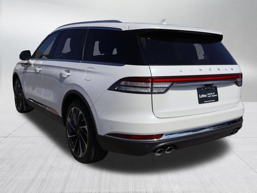 Pristine White Metallic Tri-Coat 2023 Lincoln Aviator Reserve