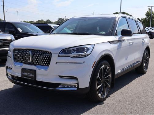 Pristine White Metallic Tri-Coat 2023 Lincoln Aviator Reserve