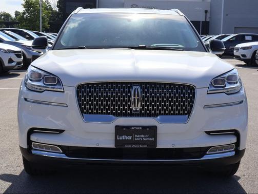 Pristine White Metallic Tri-Coat 2023 Lincoln Aviator Reserve