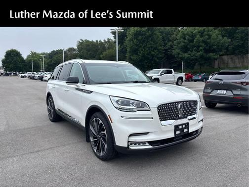 Pristine White Metallic Tri-Coat 2023 Lincoln Aviator Reserve