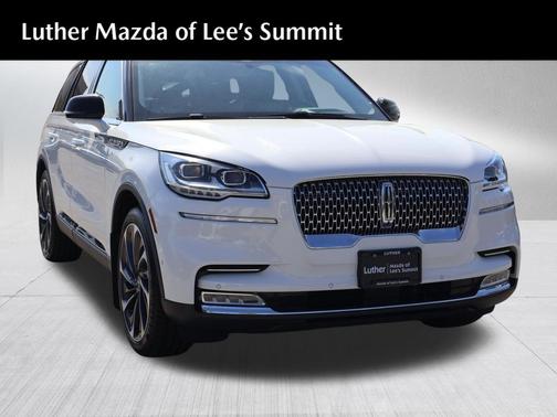 Pristine White Metallic Tri-Coat 2023 Lincoln Aviator Reserve