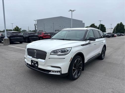 Pristine White Metallic Tri-Coat 2023 Lincoln Aviator Reserve