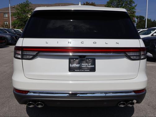 Pristine White Metallic Tri-Coat 2023 Lincoln Aviator Reserve