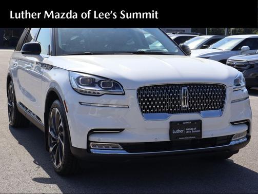 Pristine White Metallic Tri-Coat 2023 Lincoln Aviator Reserve