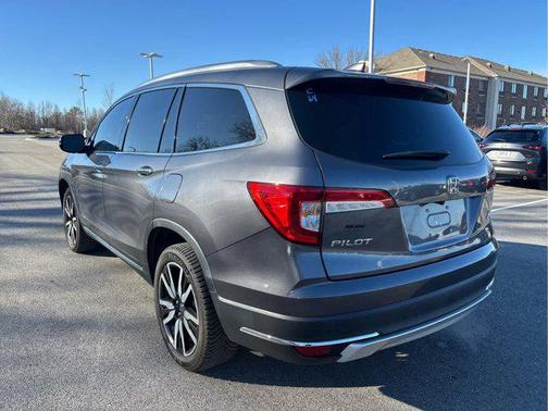 2022 Honda Pilot Touring 8-Passenger