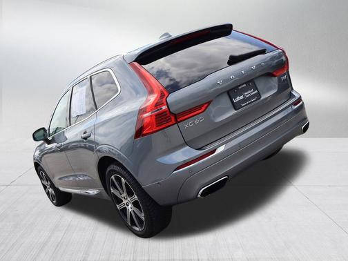 Gray 2019 Volvo XC60 T6 Inscription