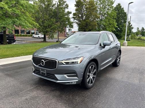 Gray 2019 Volvo XC60 T6 Inscription