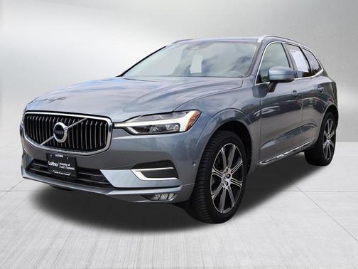 Gray 2019 Volvo XC60 T6 Inscription