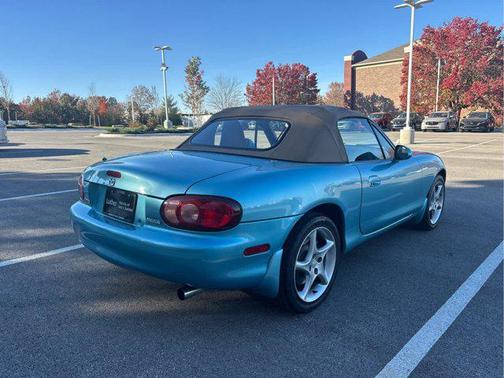2002 Mazda MX-5 Miata LS
