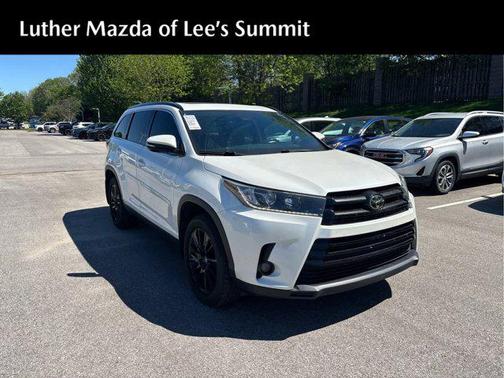 Blizzard Pearl 2019 Toyota Highlander SE