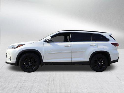 Blizzard Pearl 2019 Toyota Highlander SE
