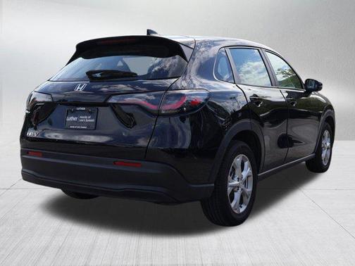 Crystal Black Pearl 2025 Honda HR-V LX