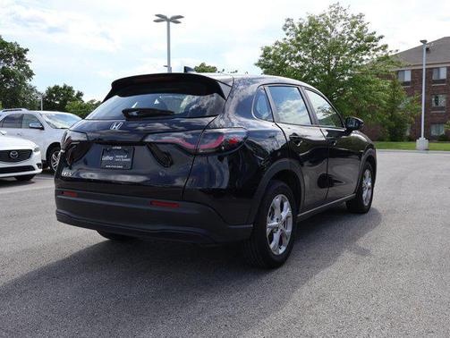 Crystal Black Pearl 2025 Honda HR-V LX
