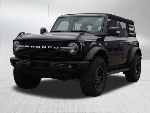 Shadow Black 2023 Ford Bronco Wildtrak