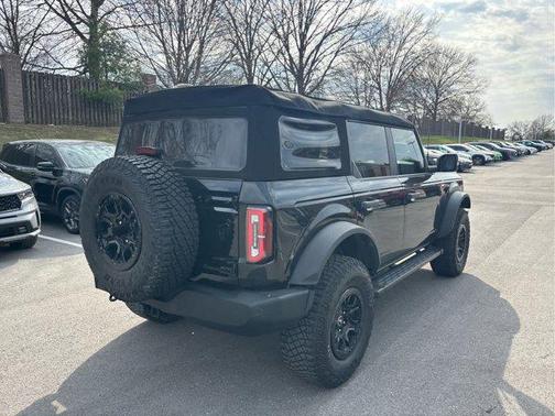 Shadow Black 2023 Ford Bronco Wildtrak