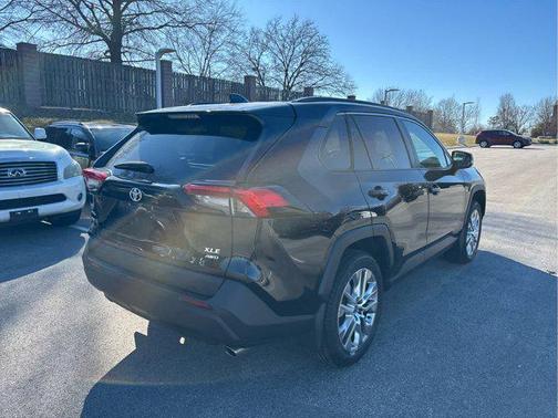 2024 Toyota RAV4 XLE Premium