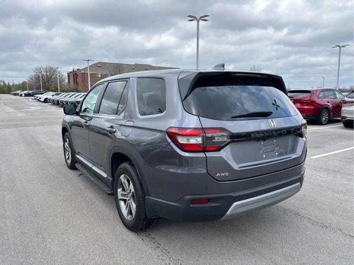 Modern Steel Metallic 2024 Honda Pilot EX-L 7 Passenger