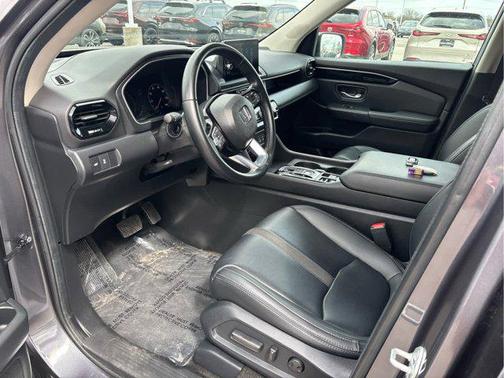 Modern Steel Metallic 2024 Honda Pilot EX-L 7 Passenger