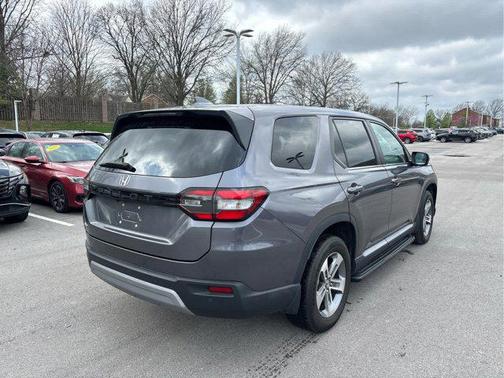 Modern Steel Metallic 2024 Honda Pilot EX-L 7 Passenger