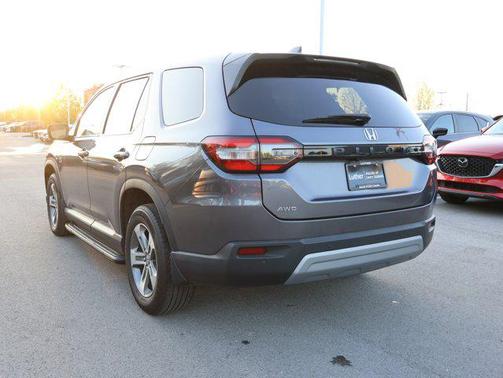 Modern Steel Metallic 2024 Honda Pilot EX-L 7 Passenger
