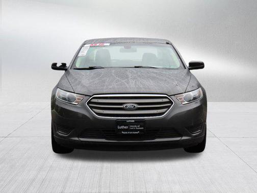 2017 Ford Taurus SE