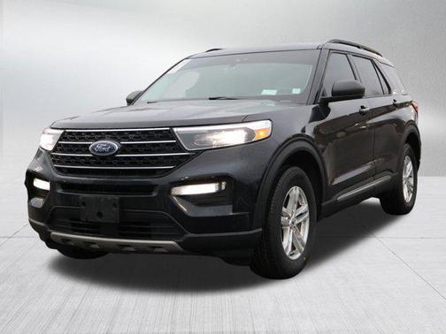 Agate Black Metallic 2022 Ford Explorer XLT