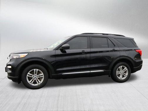 Agate Black Metallic 2022 Ford Explorer XLT