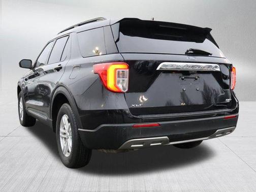 Agate Black Metallic 2022 Ford Explorer XLT