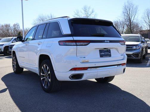 2022 Jeep Grand Cherokee 4xe Overland
