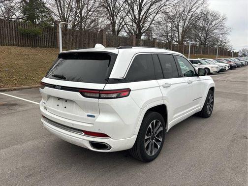 2022 Jeep Grand Cherokee 4xe Overland