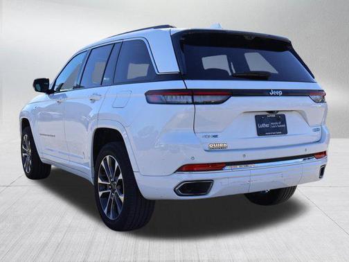 2022 Jeep Grand Cherokee 4xe Overland