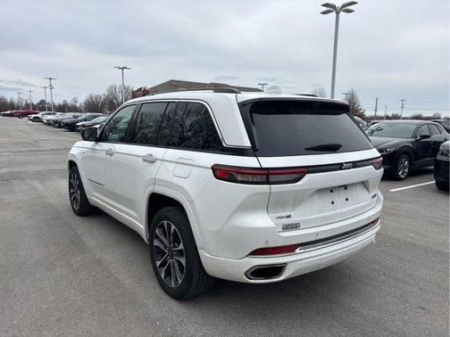 2022 Jeep Grand Cherokee 4xe Overland