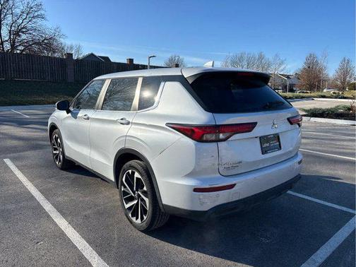 2022 Mitsubishi Outlander ES 2.5 S-AWC