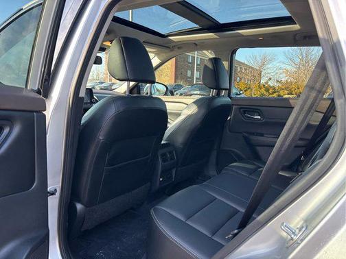 2022 Nissan Rogue SL