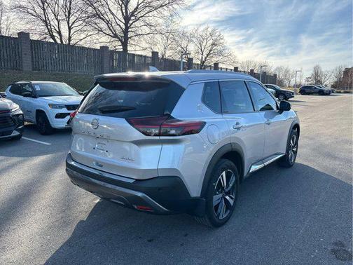 2022 Nissan Rogue SL